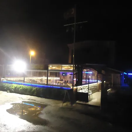 Bells Beach Hotel *