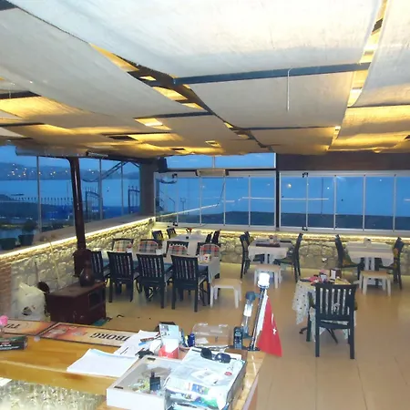 Bells Beach Hotel מוטל *